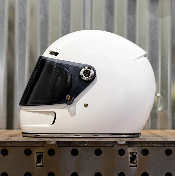 Тонированный плоский визор Biltwell для шлемов GRINGO S / SV - R22.06 - 1114-102