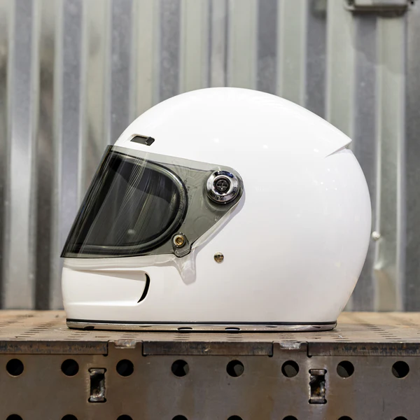 Легко тонированный плоский визор Biltwell для шлемов GRINGO S / SV - R22.06 - 1114-108