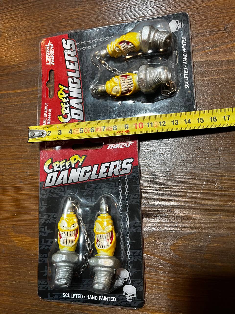 Брелок LETHAL THREAT в виде свечей зажигания на зеркало - 595038