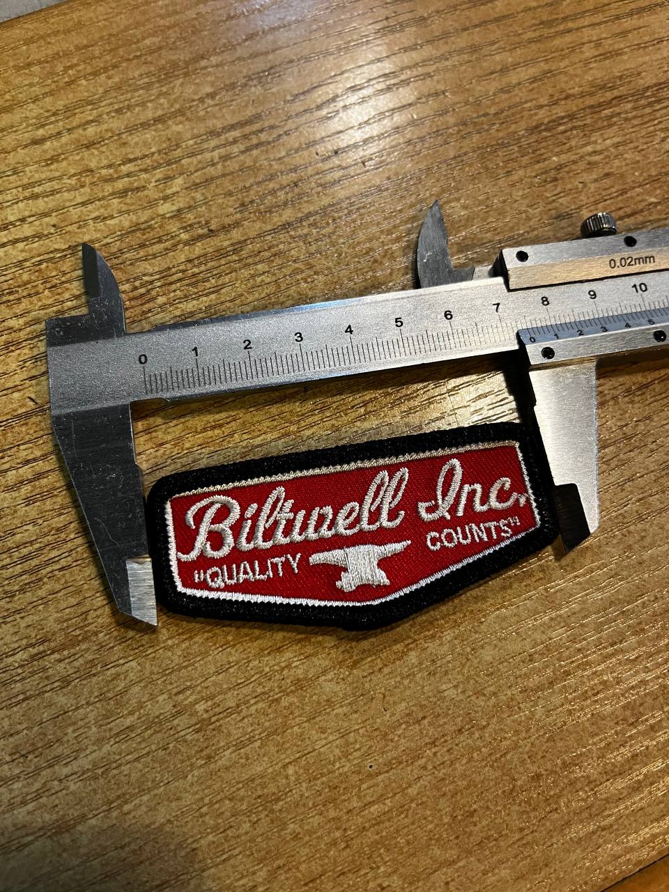 Нашивка The Biltwell - SHIELD RED/GREY/BLACK - 561951