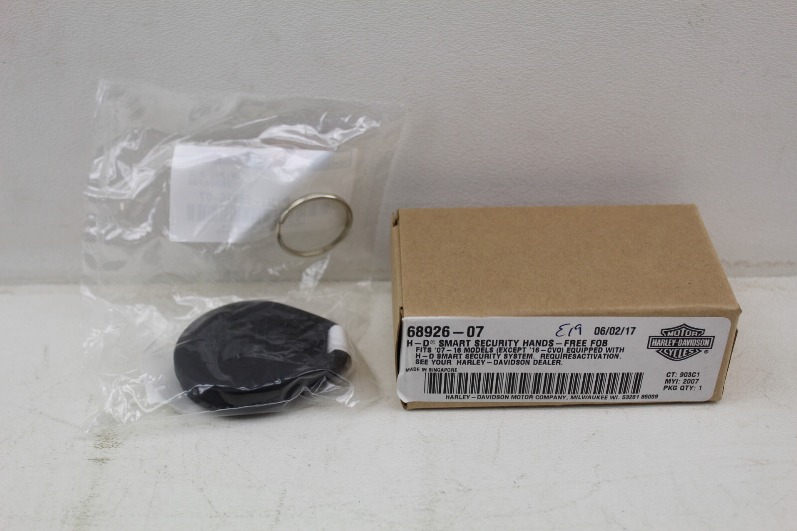 Метка иммобилайзера OEM Harley-Davidson Smart Security System Hands Free Fob 68926-07